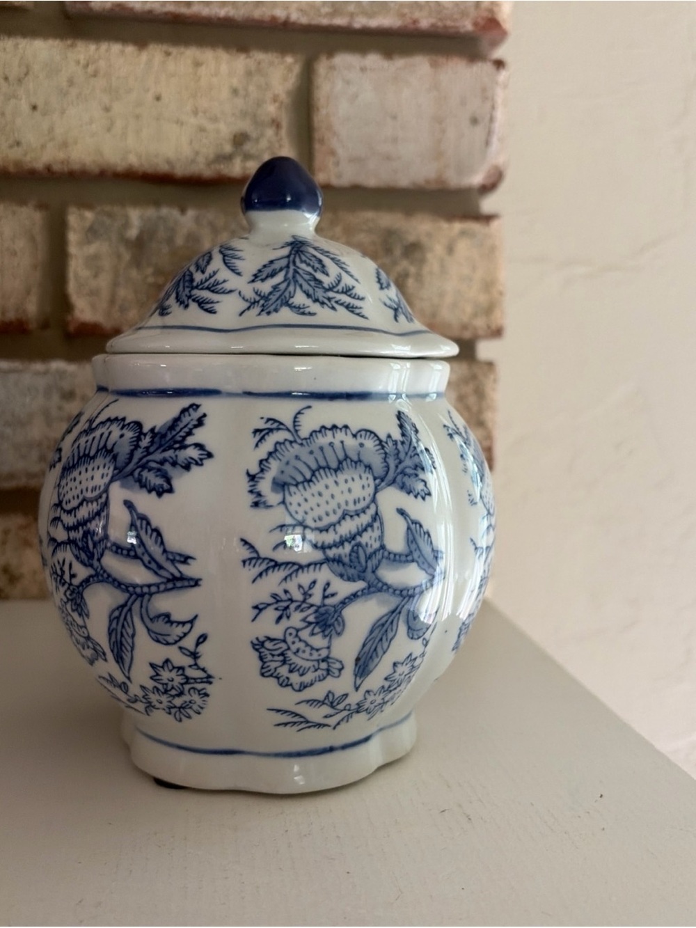 CHINESE Blue & White Ginger Jar with Lid 5"